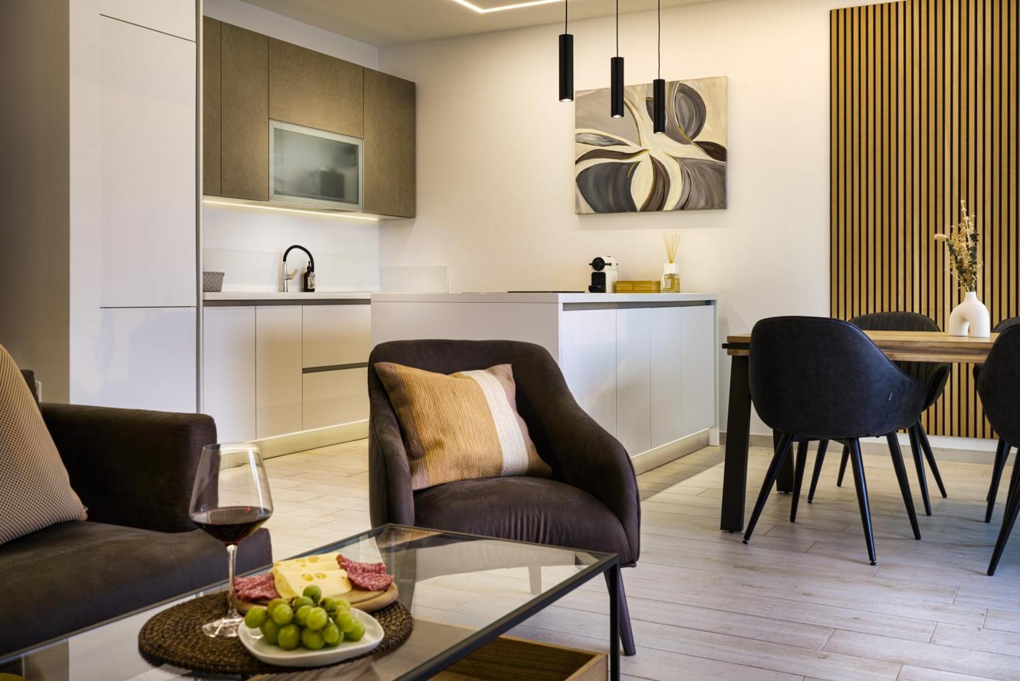 Salvatorehomes - Luxurious Dreamview Waterfront Apartment In Torri Del Benaco With Pool - Casa Azura - A 5 Star Luxury Collection At Lake Garda Exterior foto