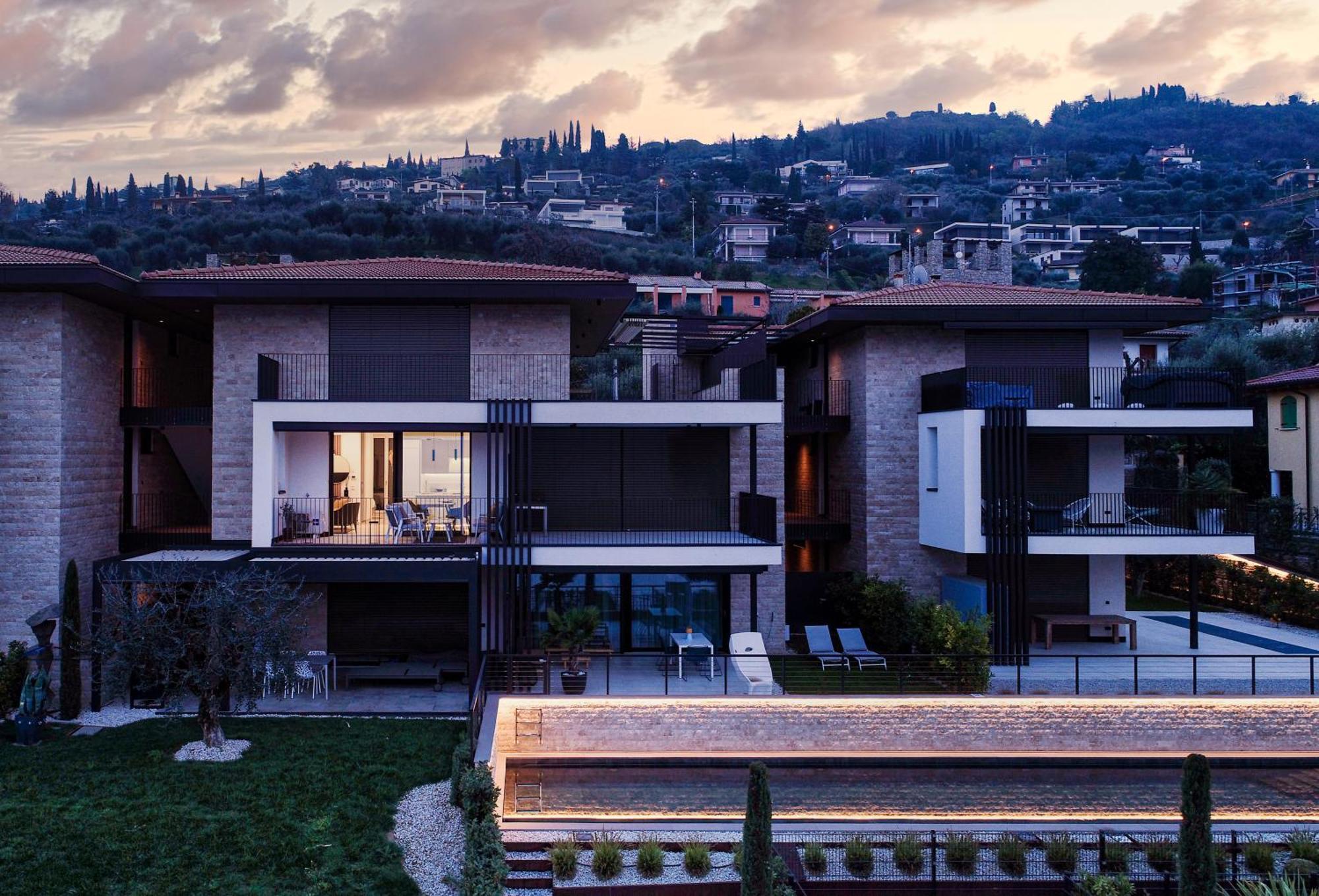 Salvatorehomes - Luxurious Dreamview Waterfront Apartment In Torri Del Benaco With Pool - Casa Azura - A 5 Star Luxury Collection At Lake Garda Exterior foto